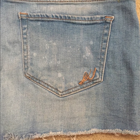 EXPRESS Distressed Cut-Off Shorts - Picture 3 of 4